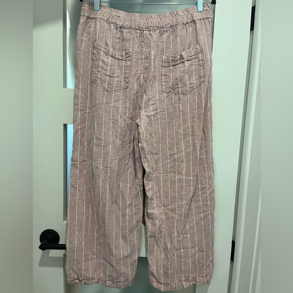 linen blend pants.Petite(5’6”&under) waist:41.5 in, hips:49 in, thighs: 29.5 in - Picture 7 of 11